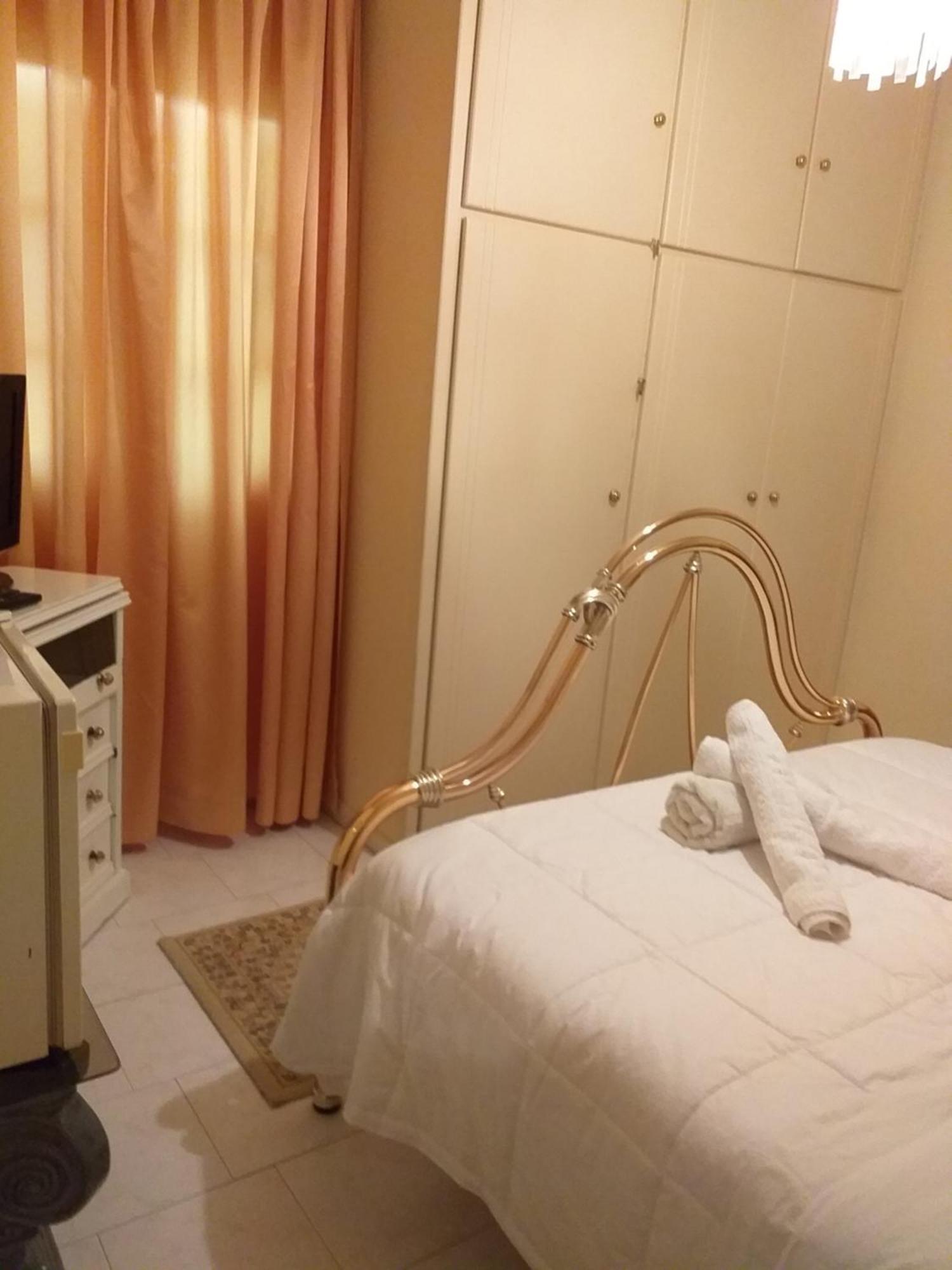 Roulas Cozy Apartments Artemida  Rum bild