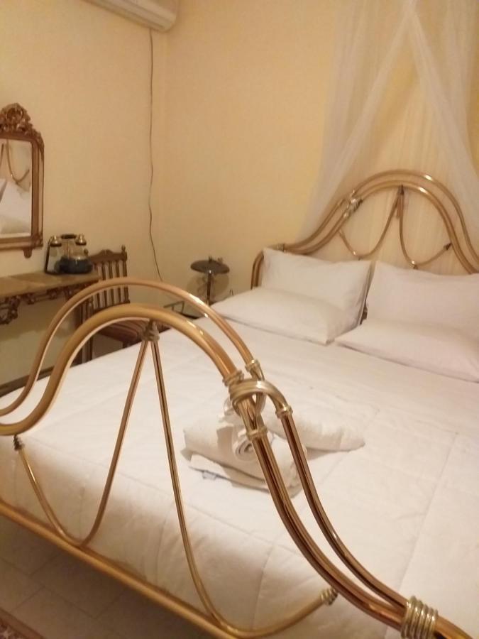 Roulas Cozy Apartments Artemida  Rum bild